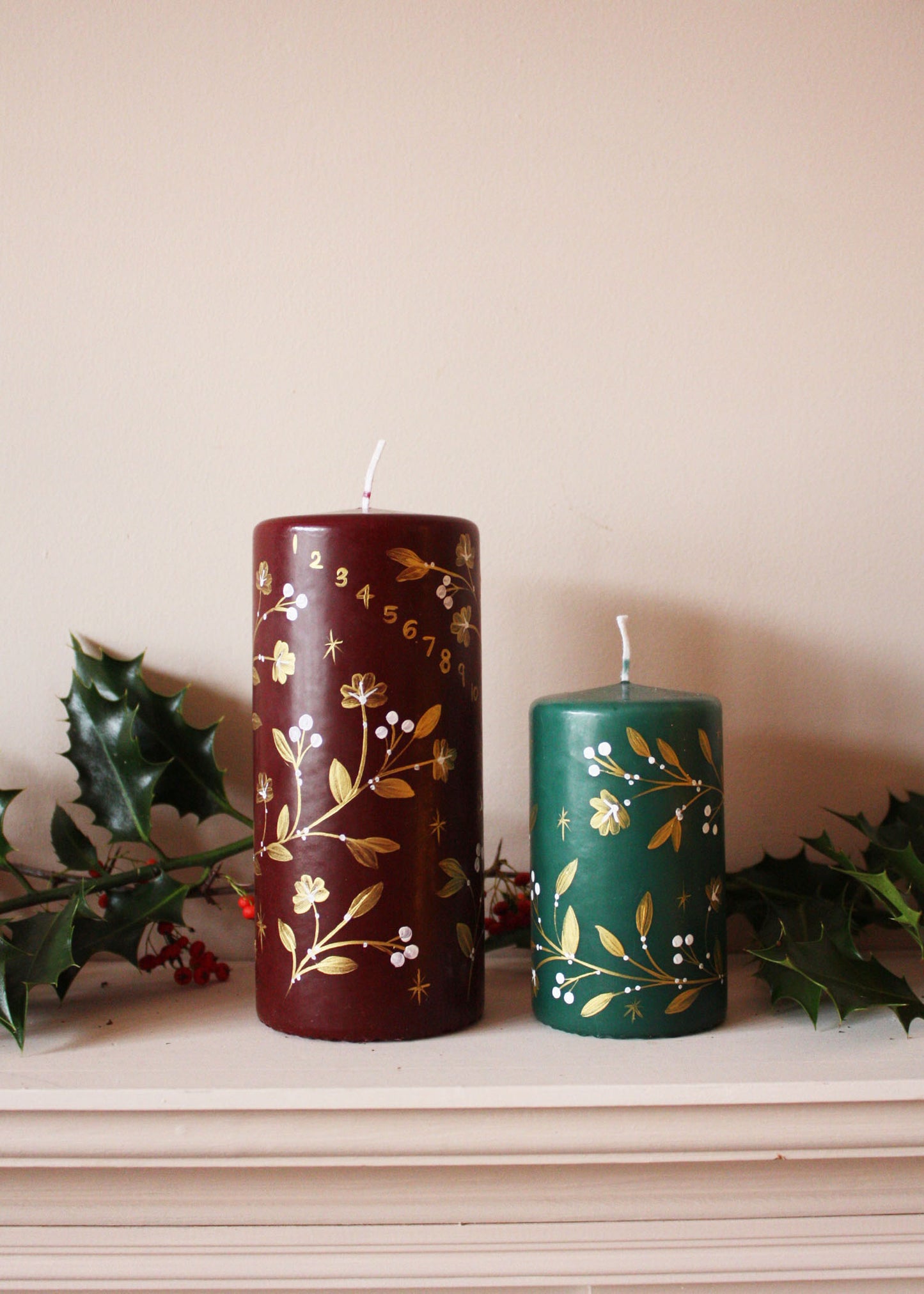 Golden garland pillar advent candle