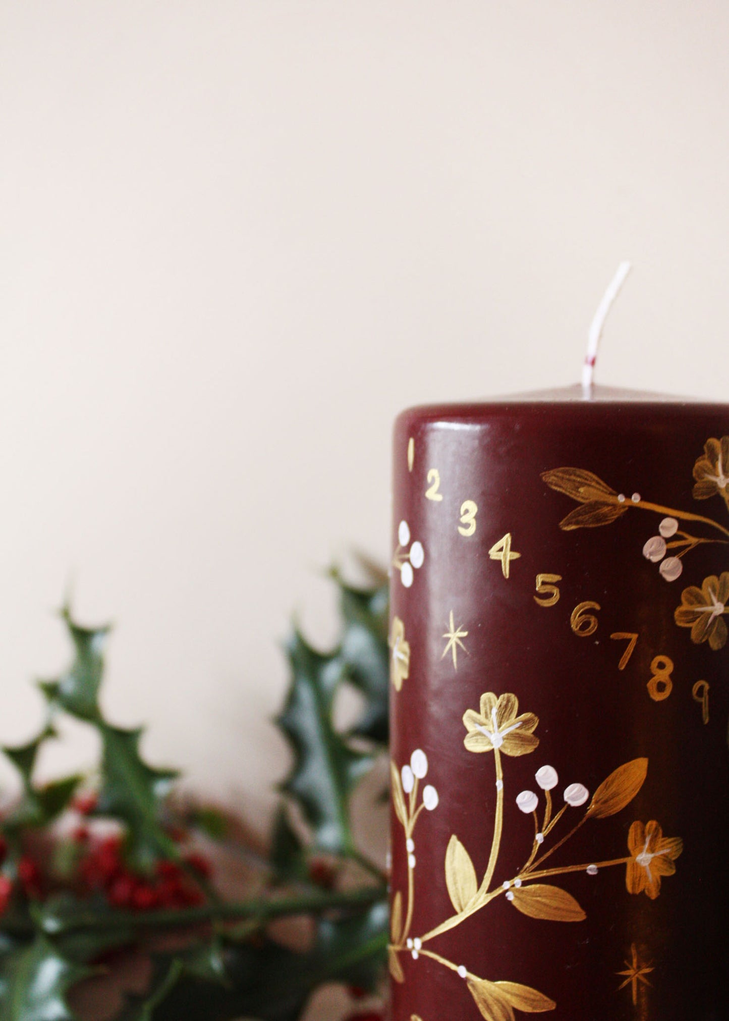 Golden garland pillar advent candle